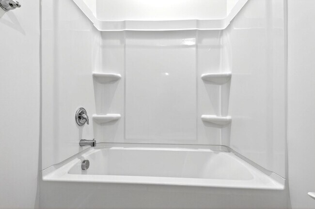 Building Photo - Horton Park Gem: Spacious 4-Bed, 3.5-Bath Townhome