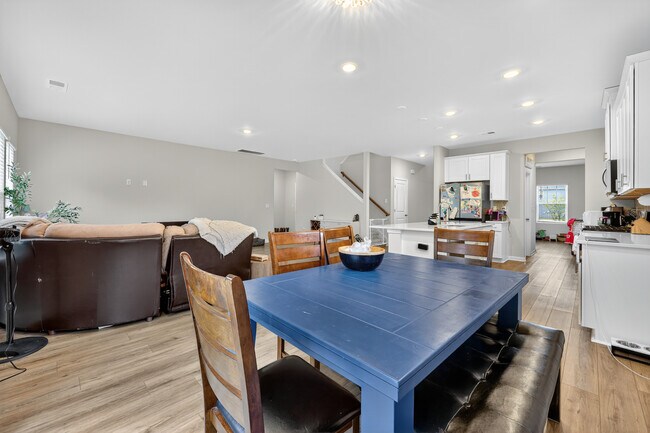 Building Photo - 103 Bird Dog Dr