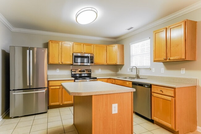 Building Photo - 4104 Taylor Oaks Dr