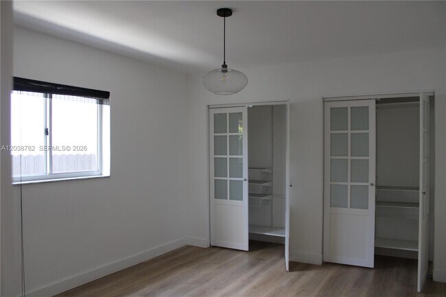 Building Photo - 3827 SW 88th Ct