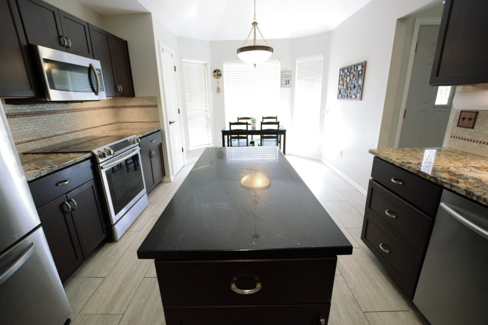 Building Photo - 1207 Old Knoll Dr