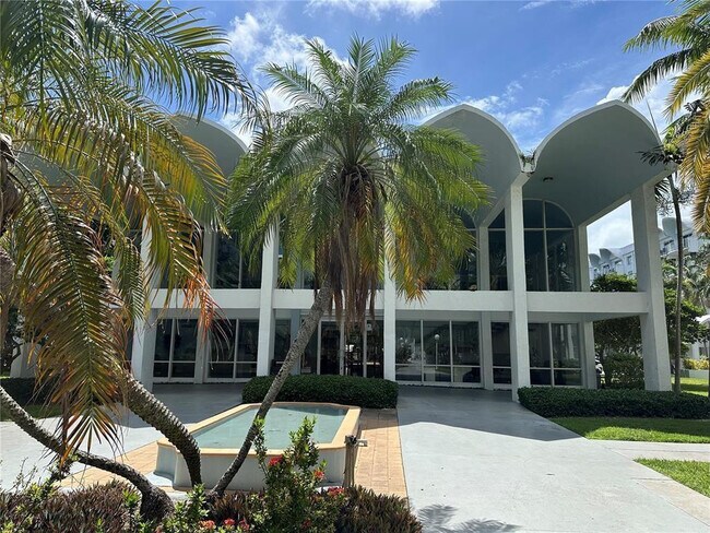 Building Photo - 496 NW 165th St