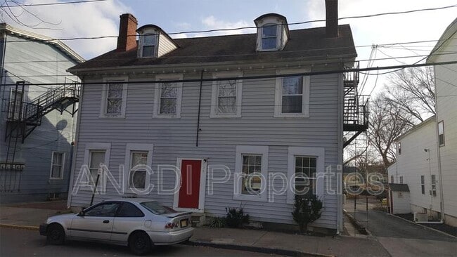 Primary Photo - 124 Garden St