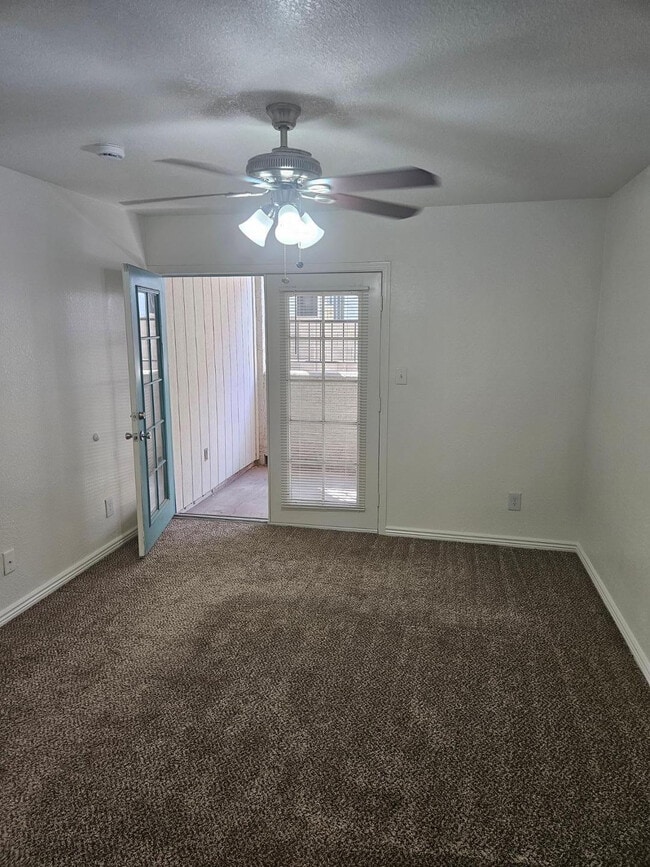 Building Photo - 1310 S Hardy Dr