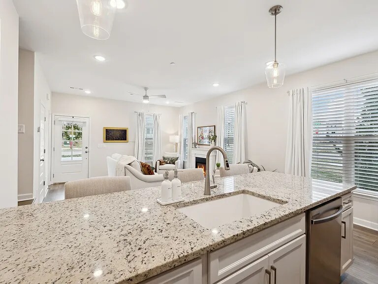 Building Photo - 147 Bess Blvd