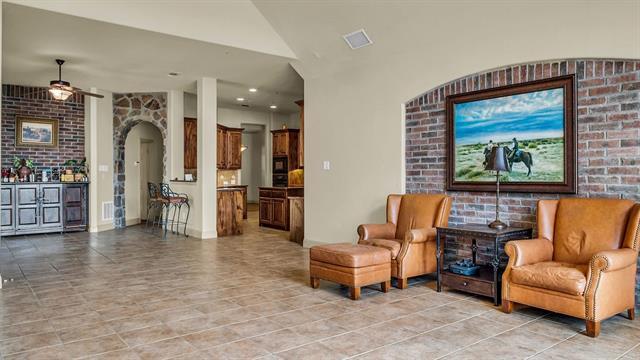 Building Photo - 881 Winchester Dr