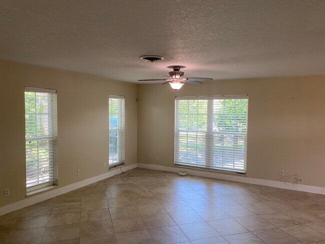 Building Photo - 1435 Wyn Cove Dr
