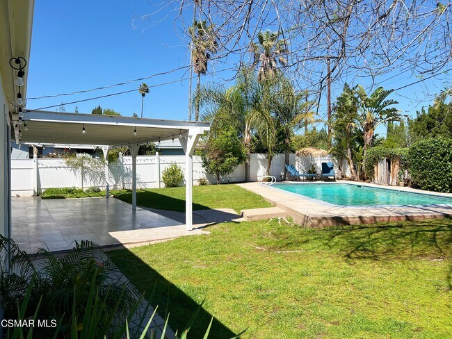 Building Photo - 7472 Ponce Ave