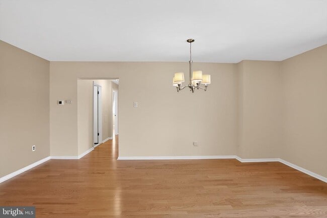 Building Photo - 215 Haddonfield Cmns