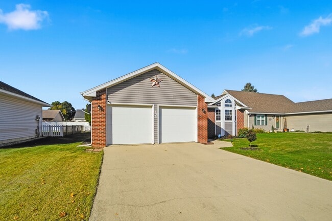 Primary Photo - 408 California Ave