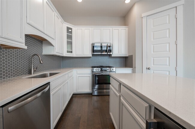 Building Photo - 963 Lilly Flower Ln