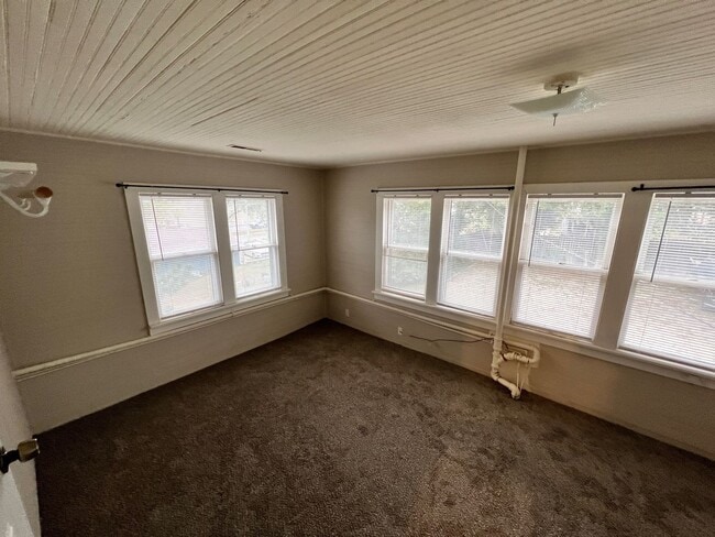 Building Photo - 1709 Laramie St