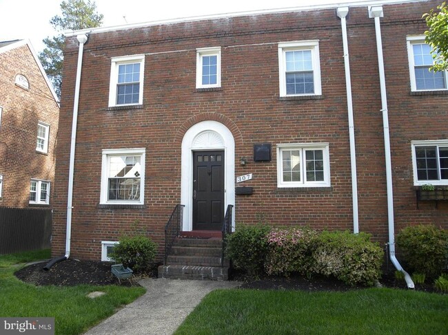 Primary Photo - 307 E Braddock Rd