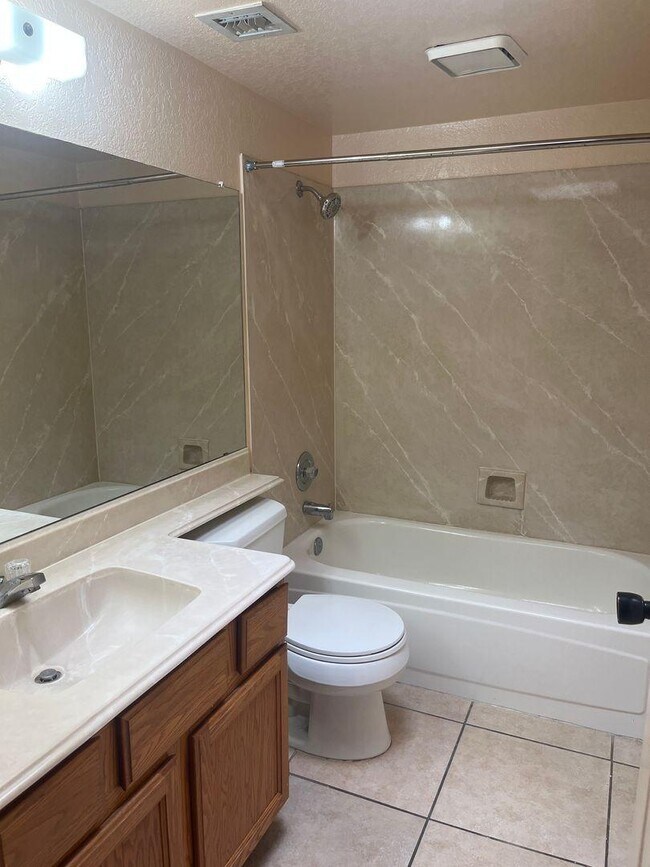 Building Photo - 2443 N Ironwood Ridge Dr