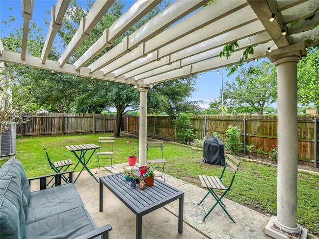 Building Photo - 6313 Ken Caryl Dr