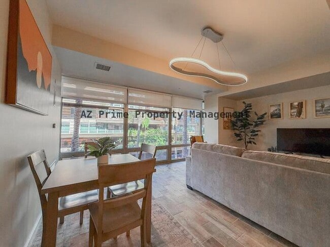 Building Photo - 7137 E Rancho Vista Dr