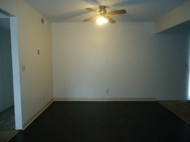 Building Photo - Clean 3 Bedroom 2 Bath Home