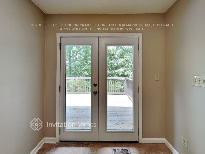 Building Photo - 6297 Queens Ct