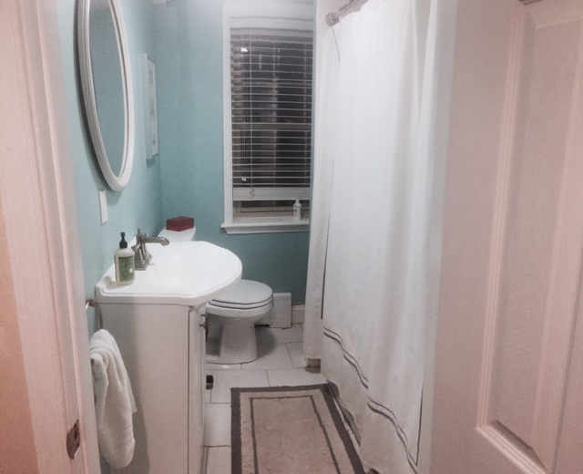 Full Bathroom - 2nd Floor - 525 Fitzwater St