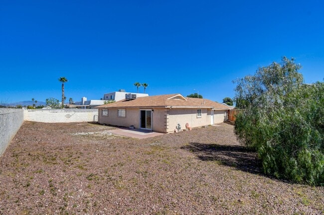 Building Photo - Fabulous 3-bedroom 2-bathroom home