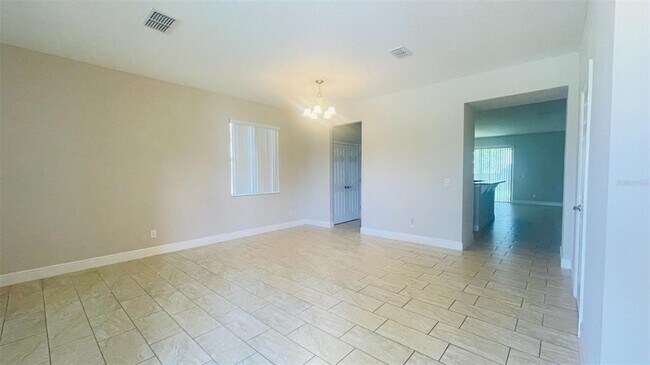 Building Photo - 1033 Vinsetta Cir