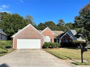 Building Photo - 3780 Crescent Walk Ln NE