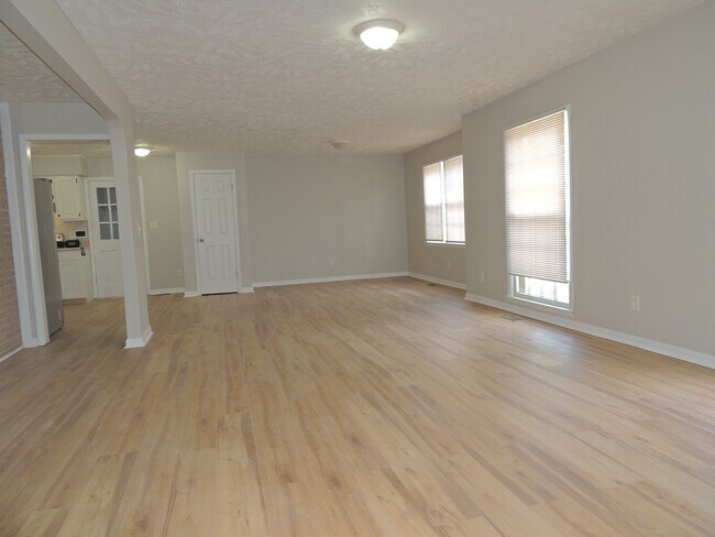 Building Photo - 7115 Enfield Dr