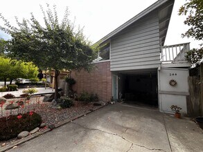 Building Photo - Beautiful and spacious 2 Bedroom, 1.5 Bath...