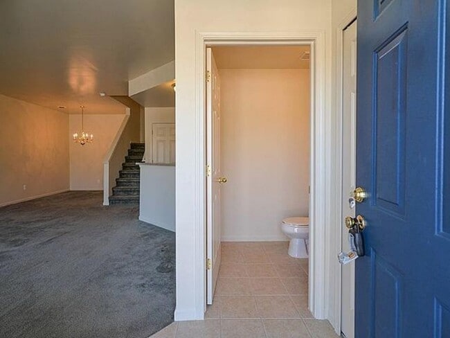 Building Photo - 2076 Cloverly Ln