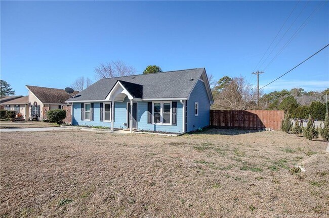 Building Photo - 1000 Tyler Dr