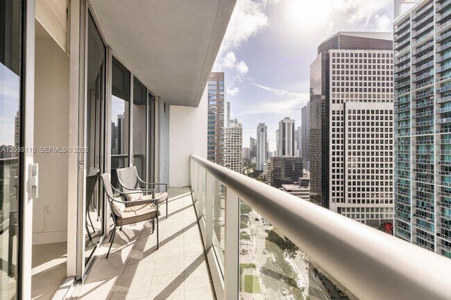 Building Photo - 485 Brickell Ave