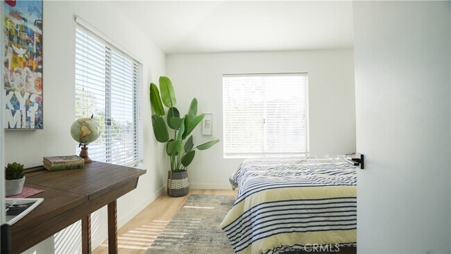 Building Photo - 405 Ribbon Beach Way