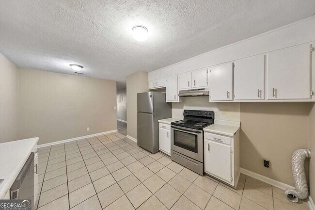 Building Photo - 245 Kimberly Way SW