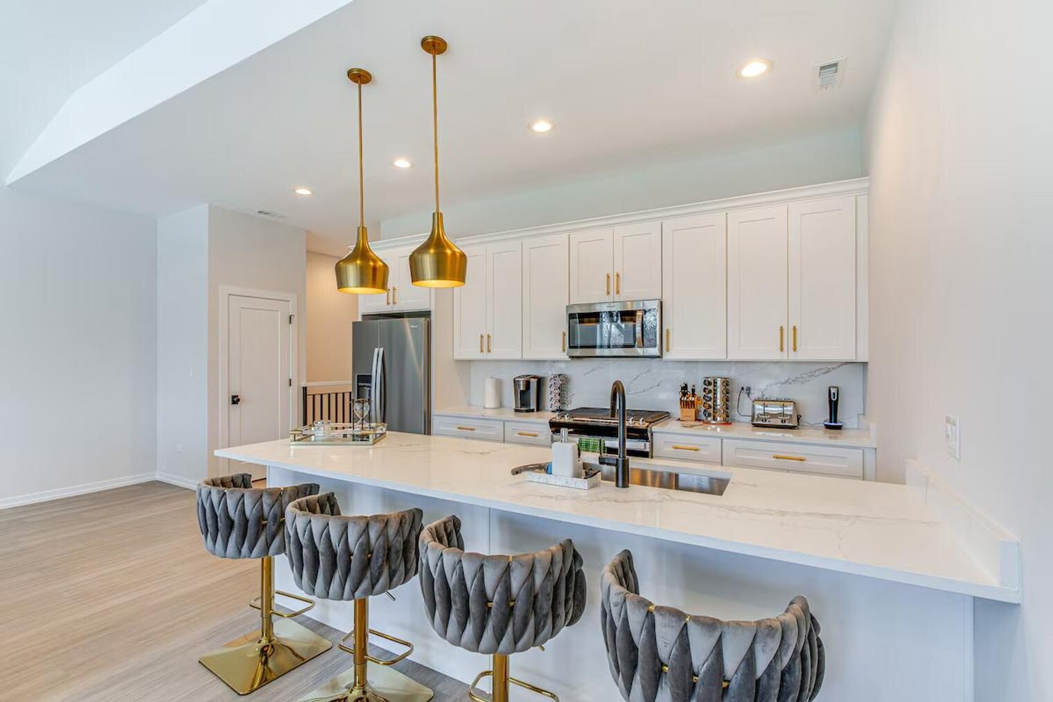 Building Photo - 5436 S Michigan Ave