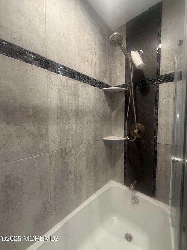 Building Photo - 117 Greymoor Rd