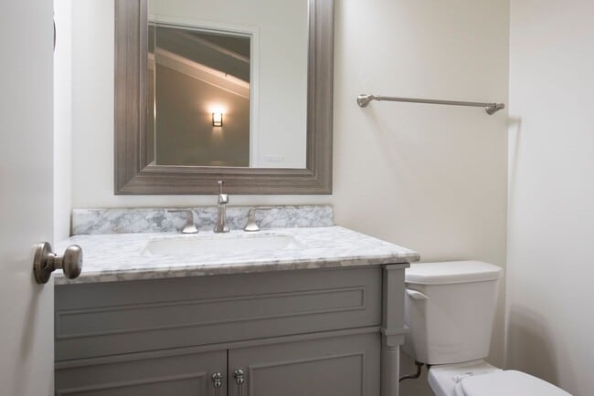 Building Photo - Completely Renovated 2 Bedroom / 1.5 Bath ...