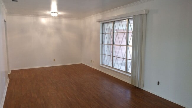 Building Photo - 7342 Shady Hollow Ln