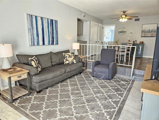 Building Photo - 1555 Tarpon Center Dr