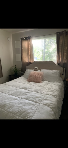 bedroom - 1240 Martha Way