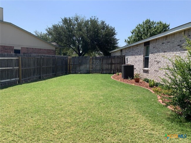 Building Photo - 5106 Whistle Stop Dr