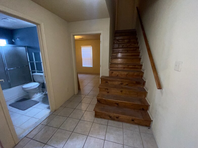 Building Photo - 3277 Barron Ave