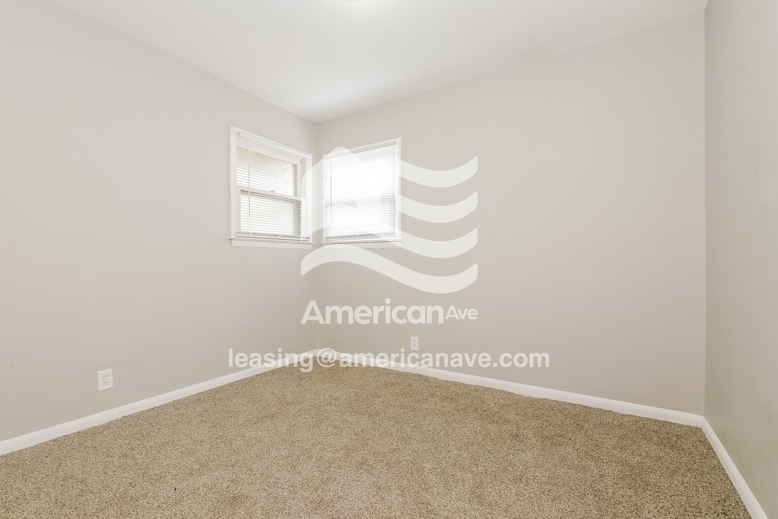 Building Photo - 3876 Parker St