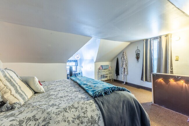 Building Photo - 618 Edgemont St