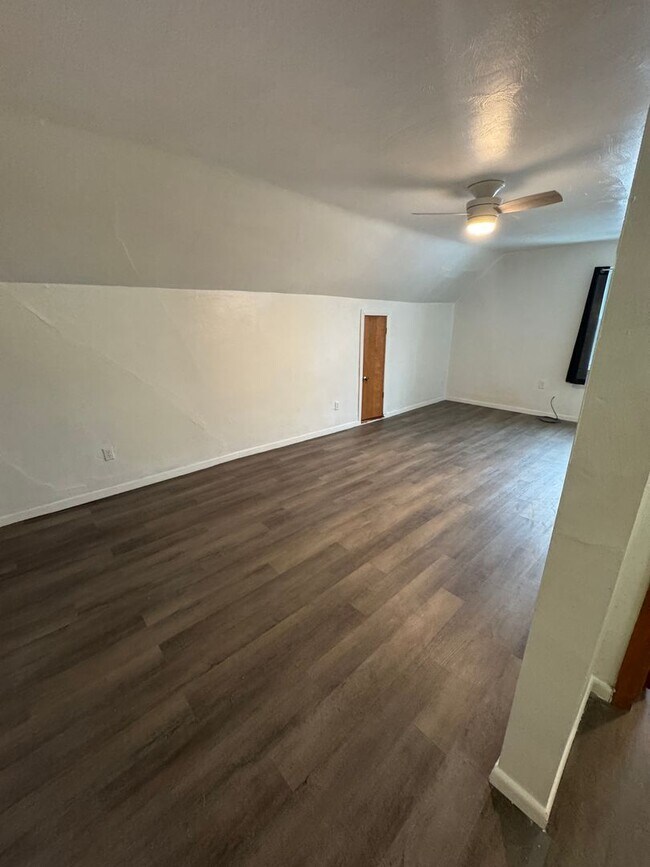 Building Photo - 212 N Highland Ave