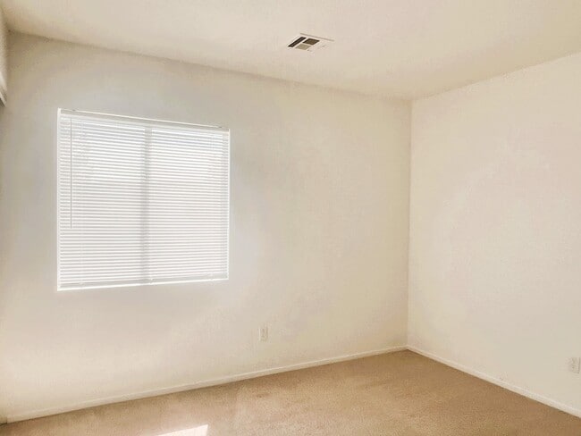 Building Photo - 4451 Sparkle Crest Ave