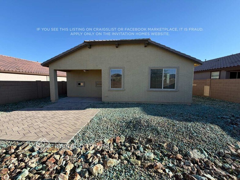 Building Photo - 18822 W Canterbury Dr