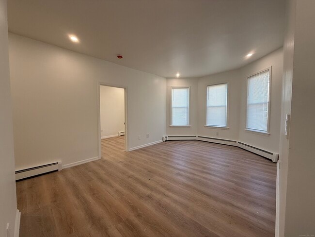 Building Photo - 45 Mahl Ave