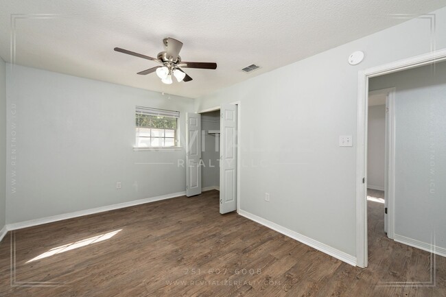 Building Photo - HALF-DEPOSIT SPECIAL! Updated 4 Bed 2 Bath Brick Home in West Mobile