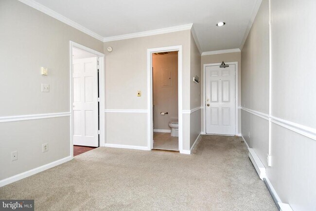 Building Photo - 2 E Federal St