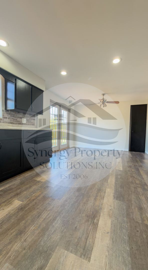 Building Photo - Ranch Home in Madison Close to 71